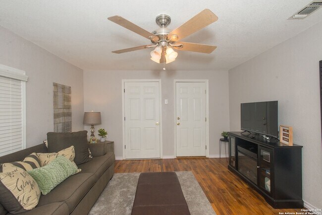 Building Photo - 611 Brunswick Blvd