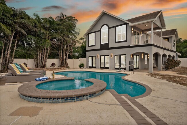 Building Photo - 6710 Myrna Dr
