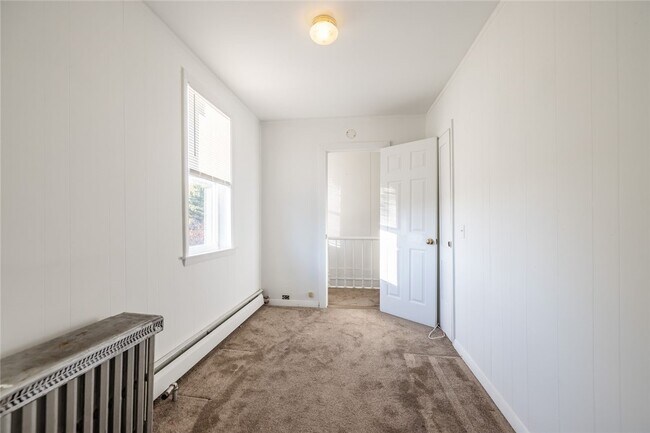 Building Photo - 757 Holt Rd