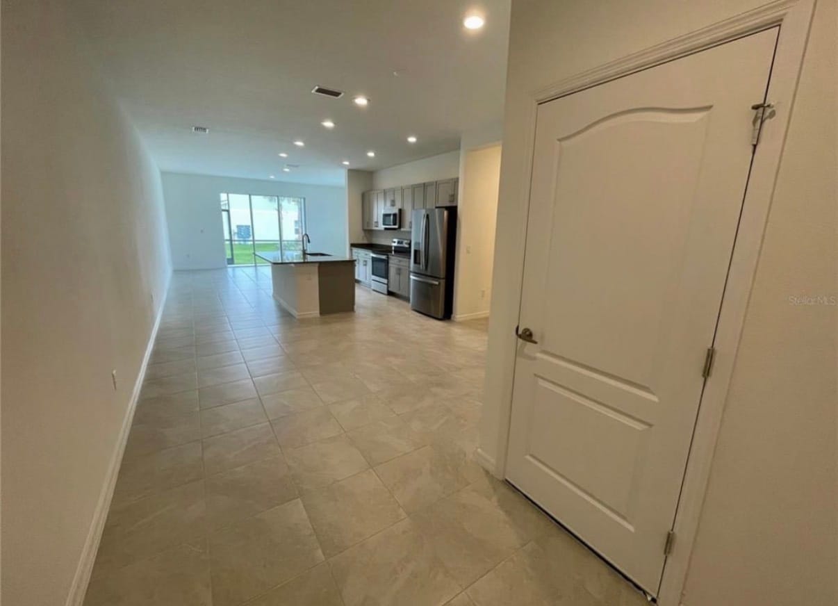 Building Photo - 8676 Canyon Creek Trl