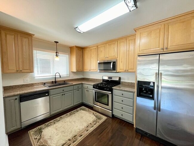 Building Photo - Beautifully Renovated 2 Bedroom 1.5 Bath Coronado Village Home