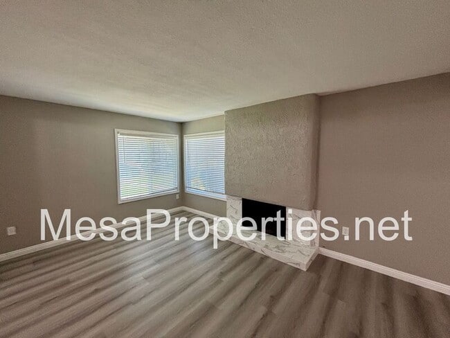 Building Photo - 1749 E Fairfield Ct