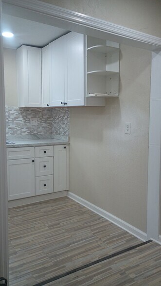 Building Photo - 2715 5th Ave E