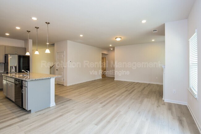 Building Photo - 140 Hadley Wy