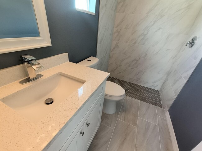 Building Photo - 1407 NE 16th Terrace