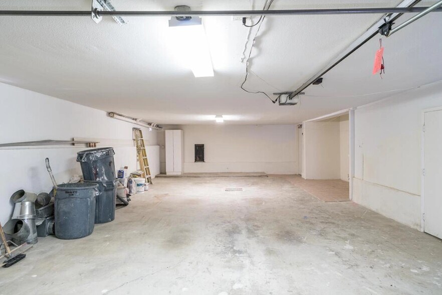 Building Photo - 948 15th St
