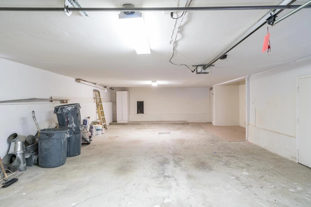 Building Photo - 948 5th St
