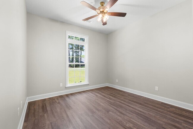 Building Photo - 1253 E Hampton Dr