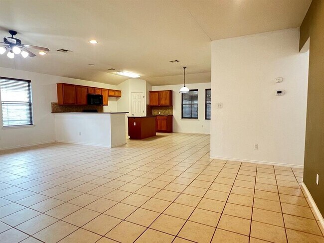 Building Photo - 9504 Castle Pines Dr