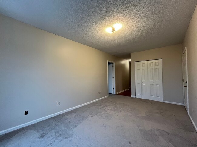 Building Photo - 19 Divinity St