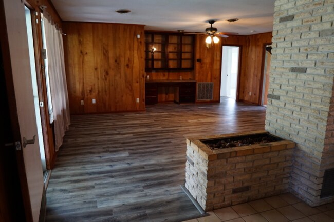 Building Photo - 14379 Duckworth Rd