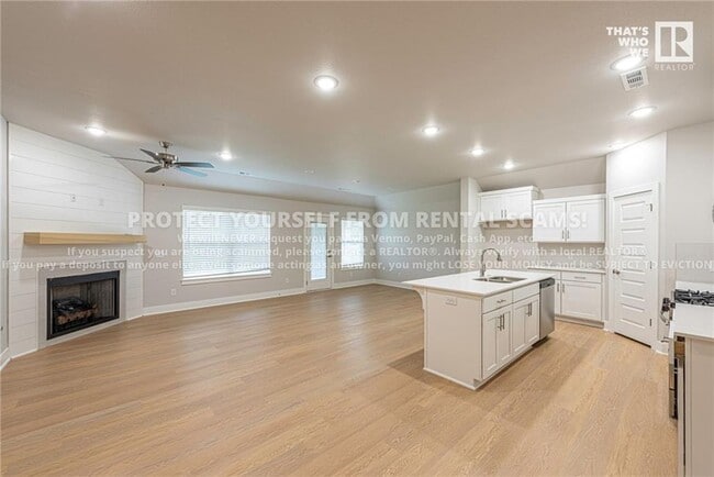 Building Photo - 582 Wagon Wheel Ave