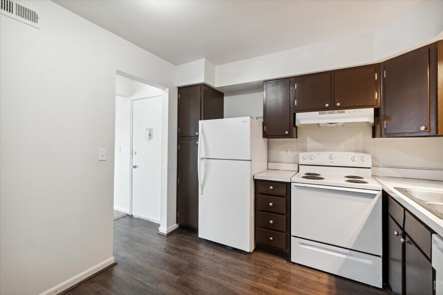 Building Photo - Country Club Park