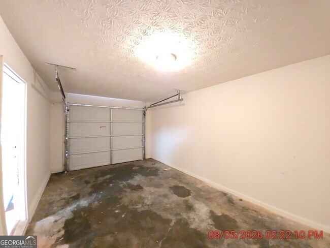 Building Photo - 48 Phillips Dr