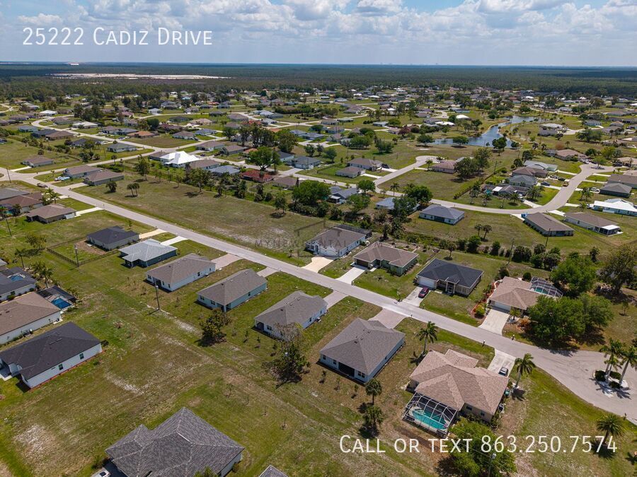 Building Photo - 25222 Cadiz Dr
