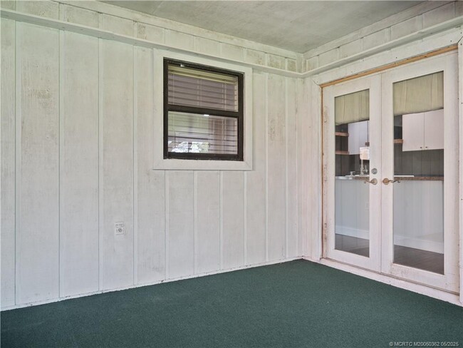 Building Photo - 2468 N W Everglades Blvd