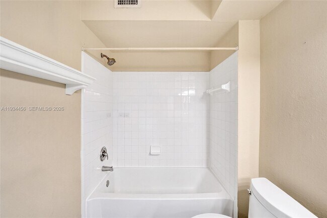 Building Photo - 457 Vista Isles Dr