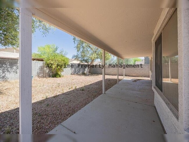 Building Photo - 17432 W Calavar Rd