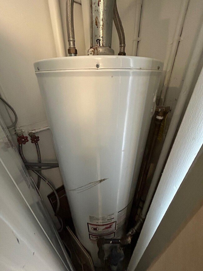 Building Photo - 3815 Davis Pl NW