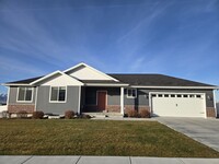 Building Photo - Upscale Smithfield Home for Rent with Resort Style Amenities!