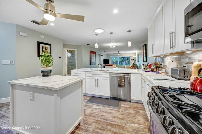 Building Photo - 156 Plover Ln