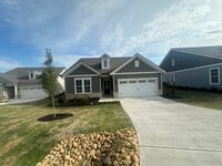 Building Photo - 1541 Lake Dr