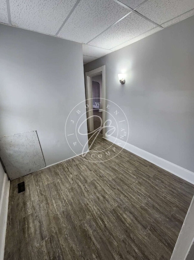 Building Photo - "Charming 3-Bedroom Home with updates throughout! Move in ready!