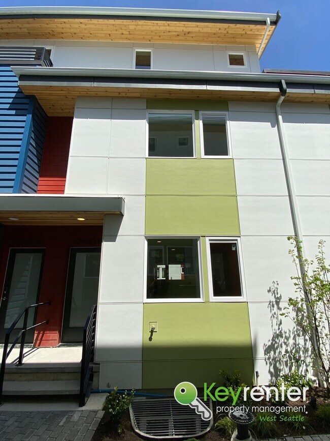 Building Photo - 4 Bedroom Seattle Townhome with Parking and Modern Finishes