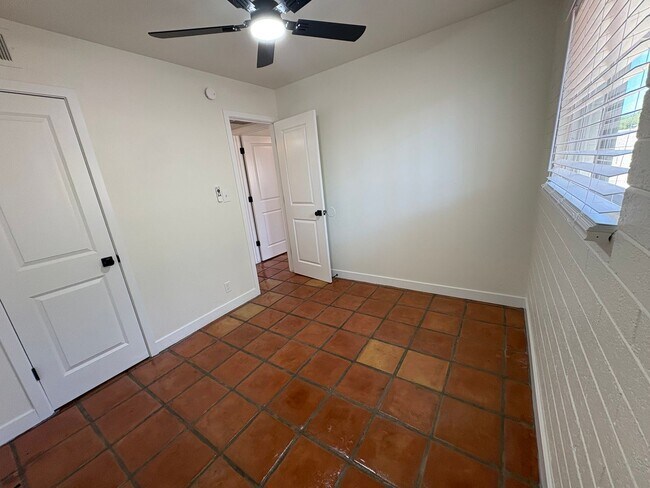 Building Photo - 817 S Melody Ln