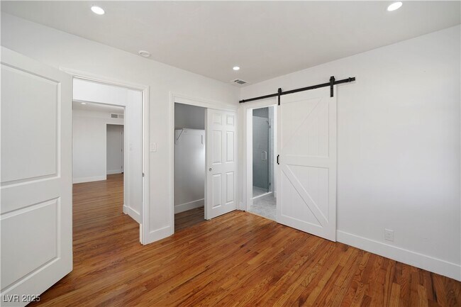 Building Photo - 1140 Hillside Pl