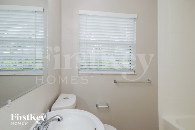 Building Photo - 3044 Yanlee Ln