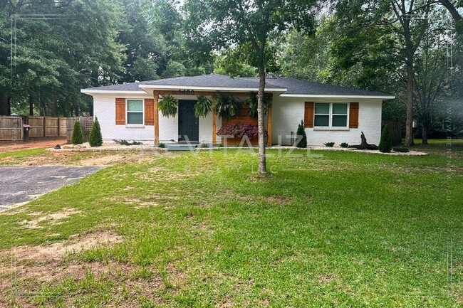 Building Photo - **Coming Soon** Stunning 3 Bedroom Home in...