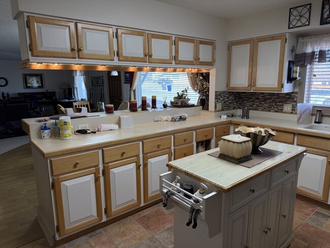 Building Photo - 259 E Oakland St