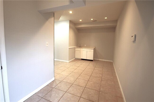 Building Photo - 2552 Chestnut Landing