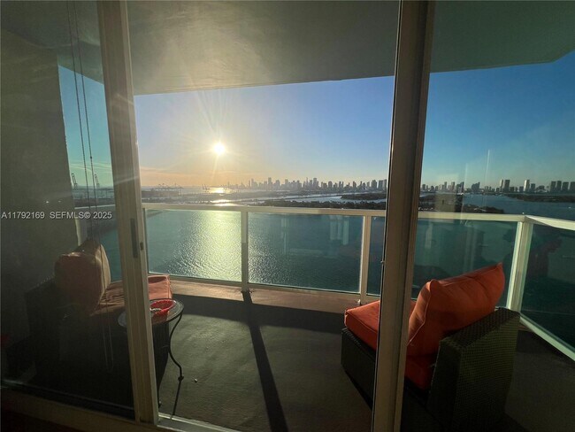 Building Photo - 650 West Ave