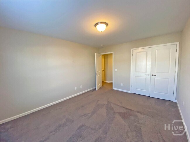 Building Photo - 83 Crystal Lake Dr
