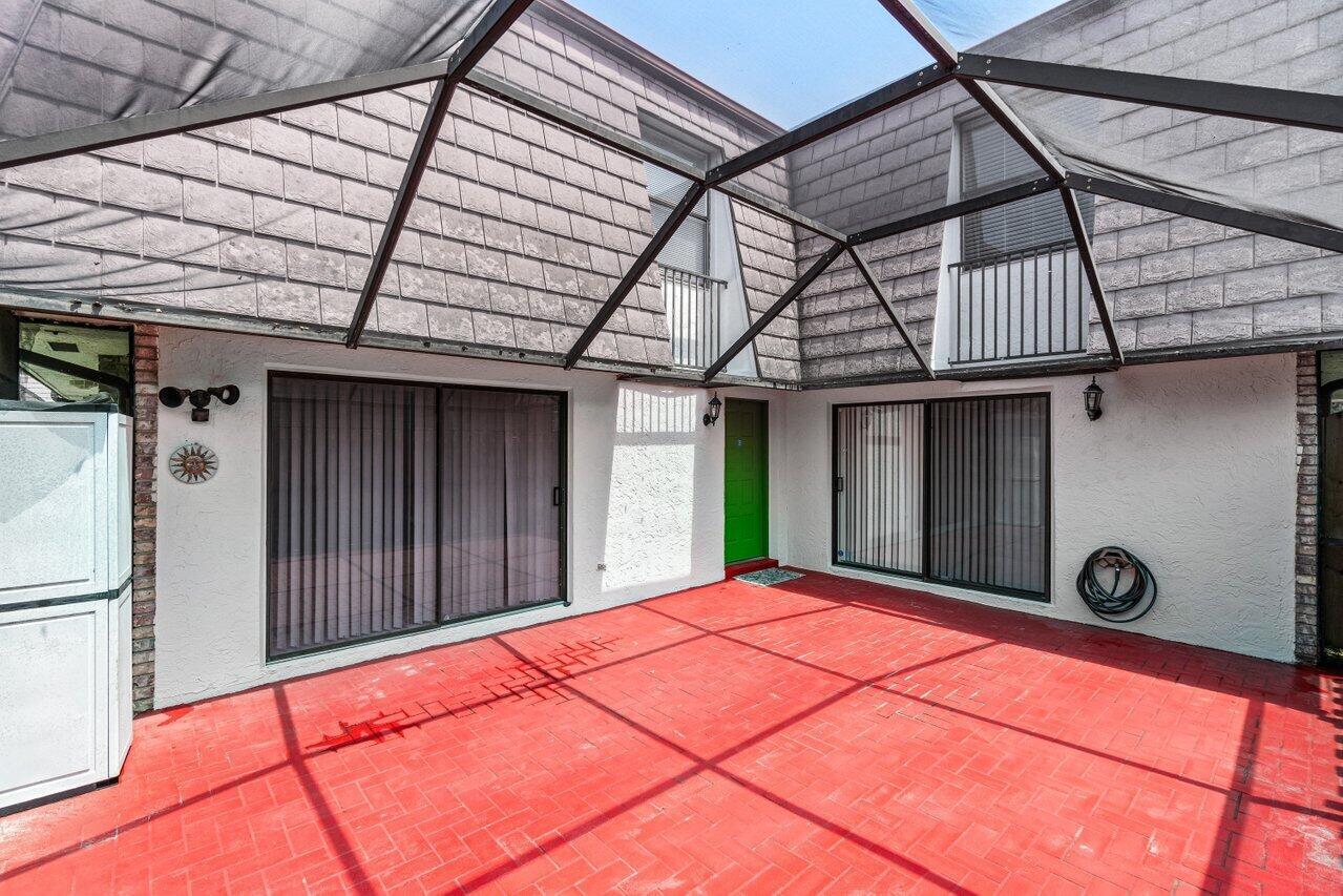 Building Photo - 7577 Courtyard Run W
