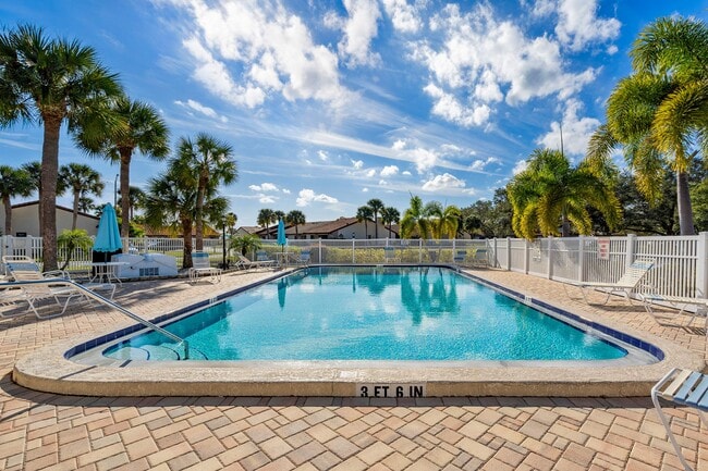 Building Photo - 7360 Ulmerton Rd