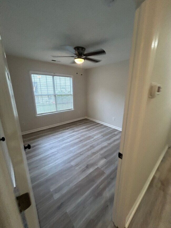 Building Photo - 3613 Farmington Pl