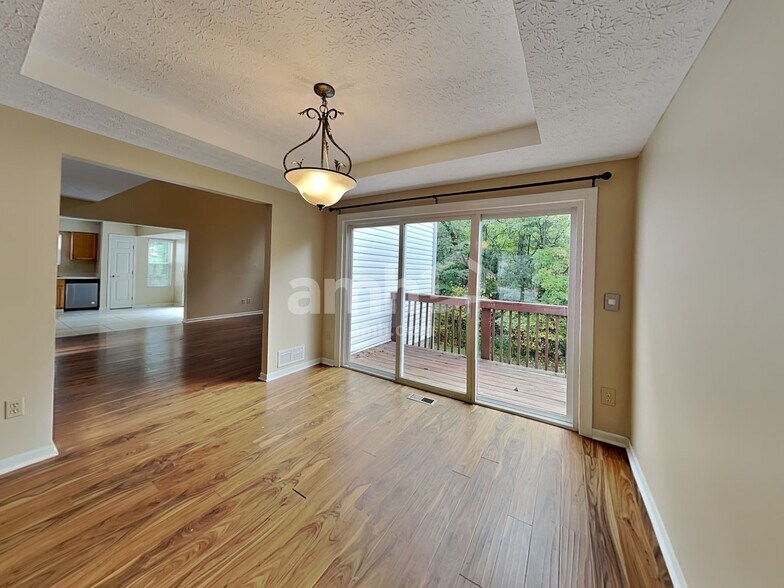 Building Photo - 392 Old Ivory Ct