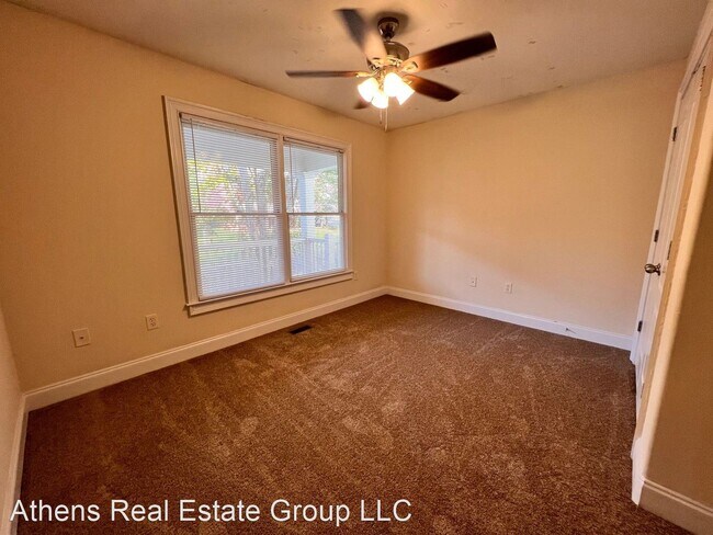 Building Photo - 5 br, 3 bath House - 170 Mandy Drive
