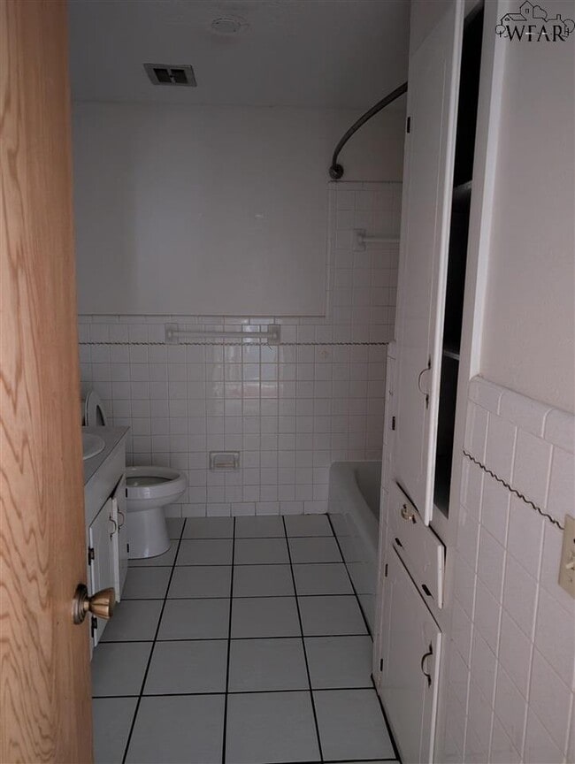 Building Photo - 3 Rene Cir