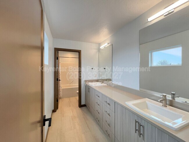 Building Photo - 2640 W Neff St