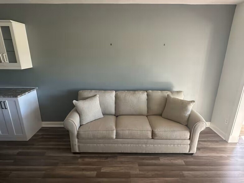 Building Photo - 5625 Trailwinds Dr