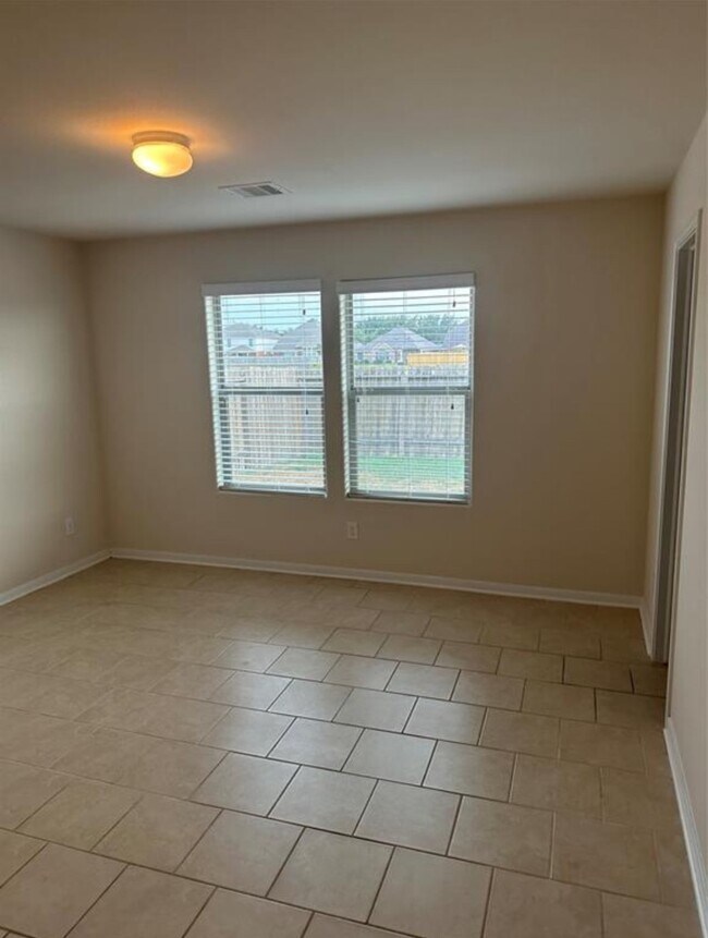 Building Photo - 20139 Linden Spruce Ln