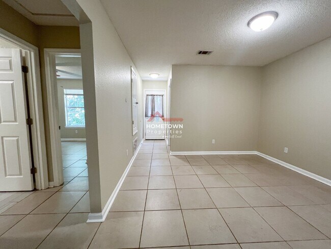 Building Photo - 1106 Fretz St