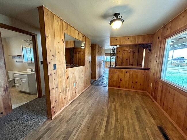 Building Photo - Spacious Home in the Country for Rent