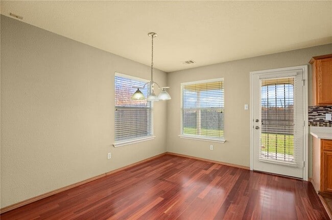 Building Photo - 1825 Golden Sunrise Ln