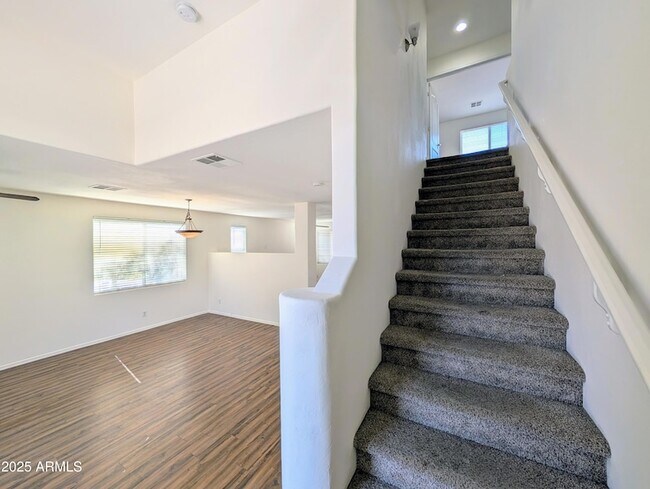 Building Photo - 3848 E Pollack St