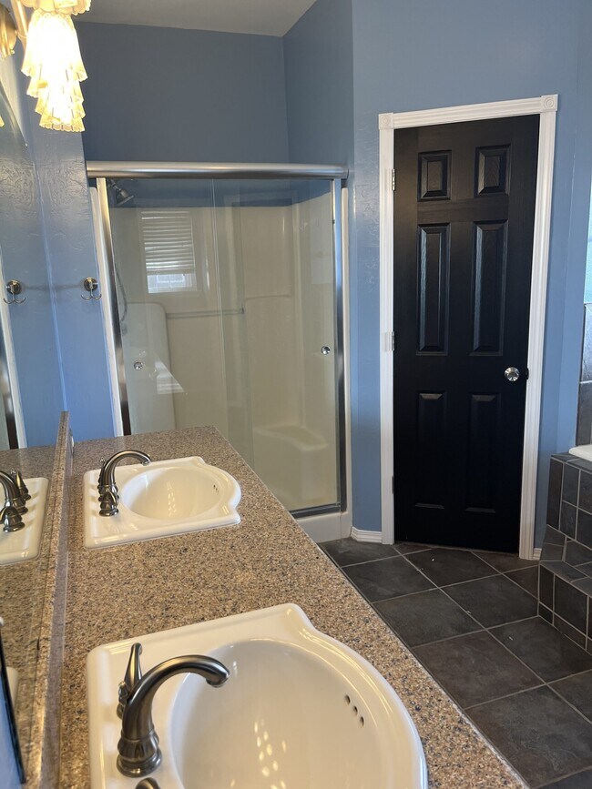 Building Photo - 68 Apple Creek Dr